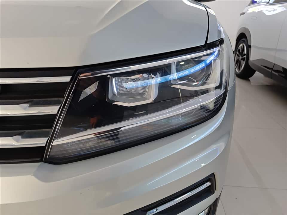 Volkswagen Tiguan L