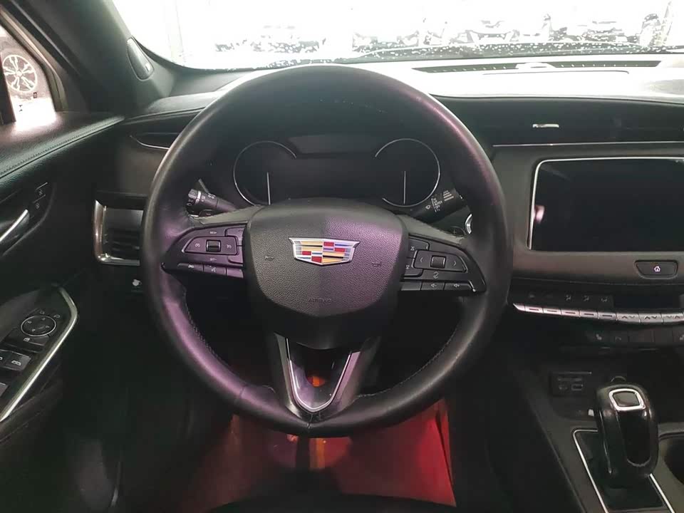 Cadillac XT4