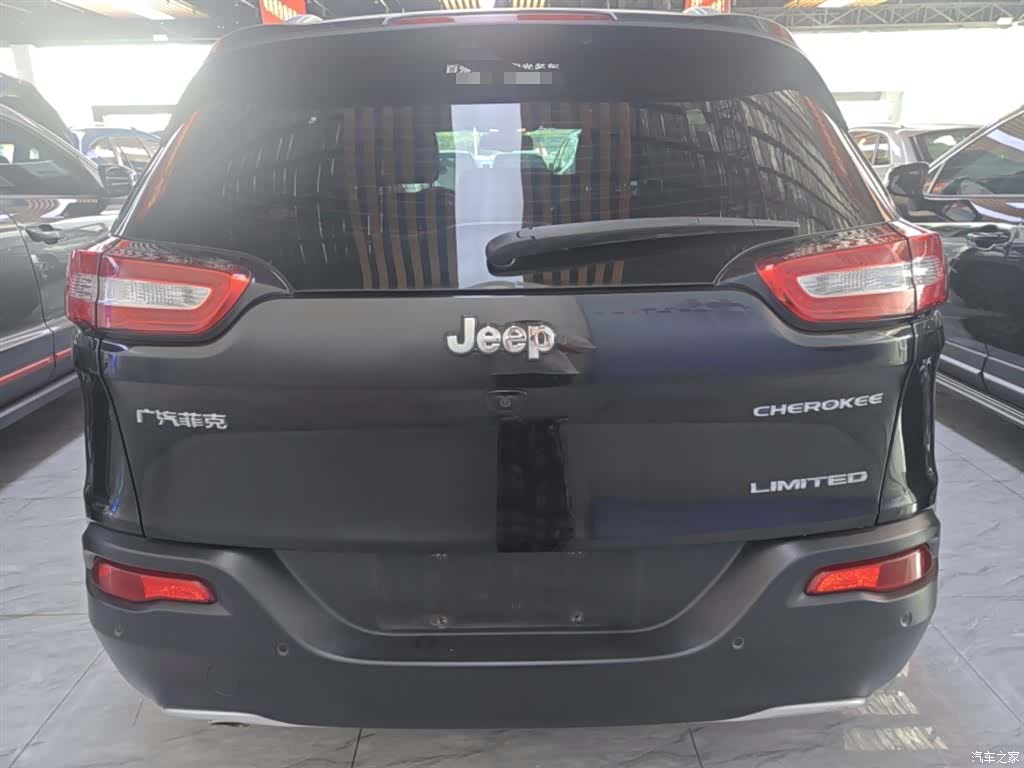 Jeep Cherokee, 2020 4