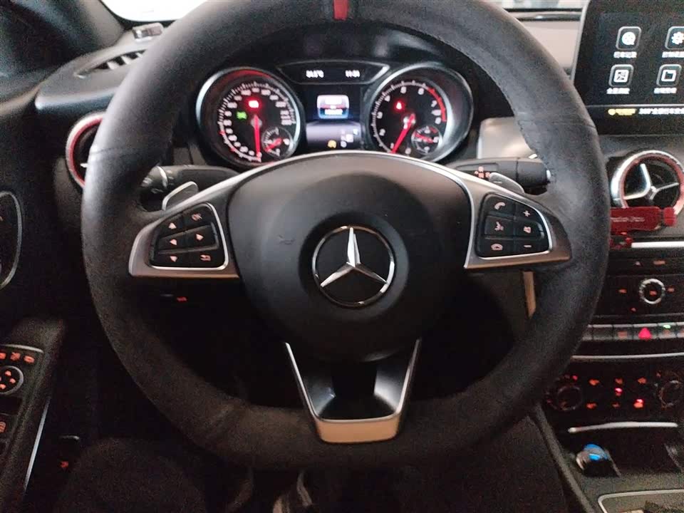Mercedes-Benz CLA Mercedes-Benz CLA