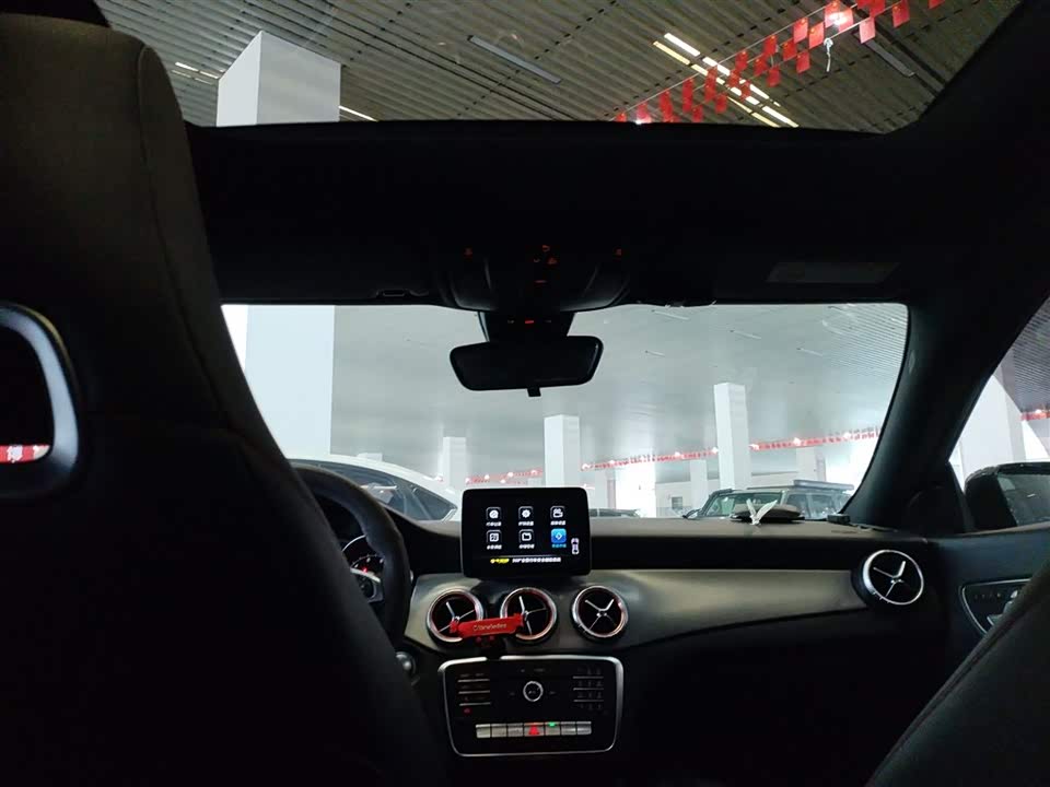 Mercedes-Benz CLA Mercedes-Benz CLA