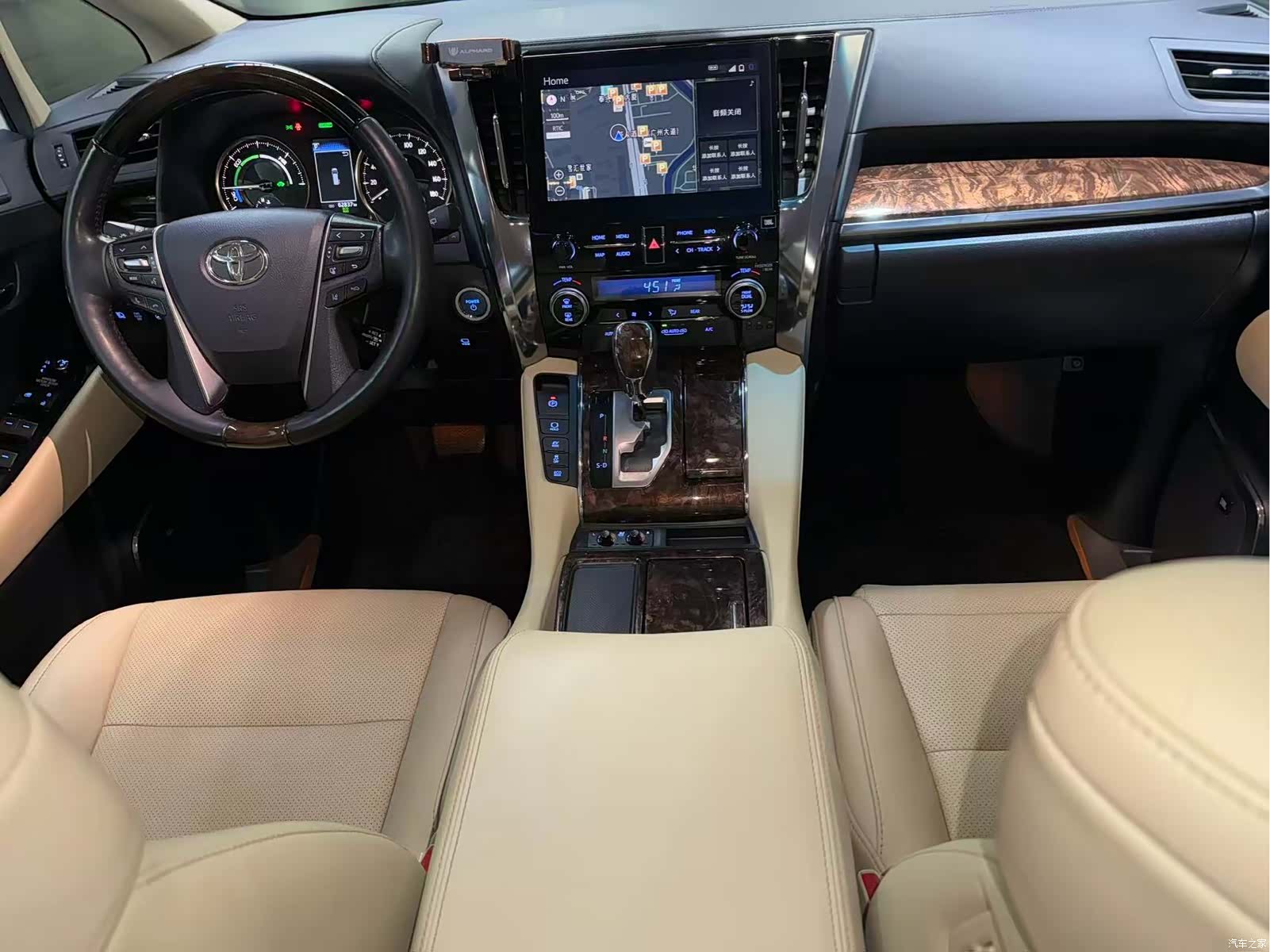 Toyota Alphard, 2023 8