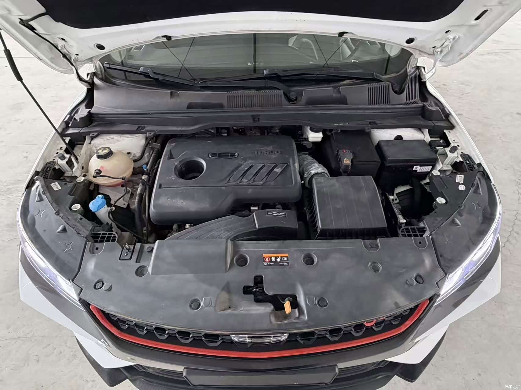 Geely Coolray, 2022 10