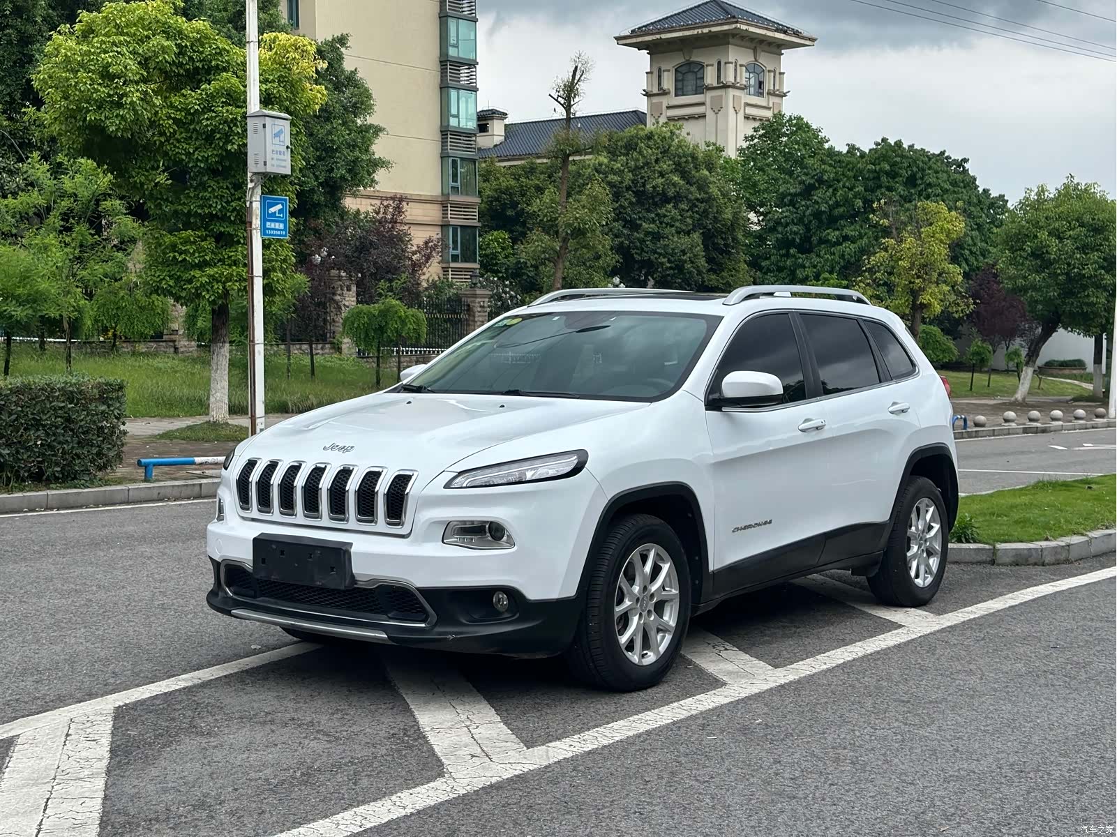 Jeep Cherokee, 2018 1