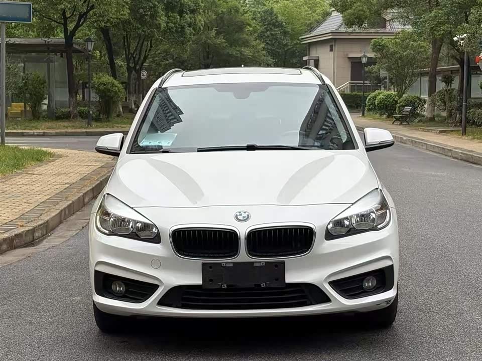 BMW 2 series multifunctional station wagon
