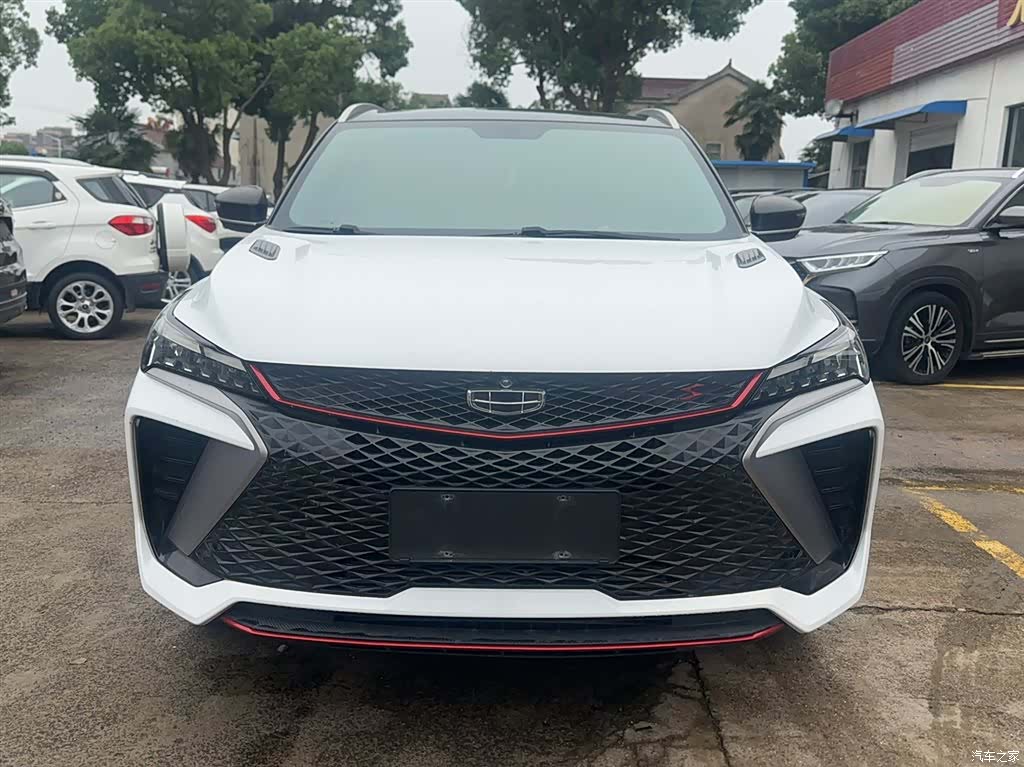 Geely Coolray, 2022 3