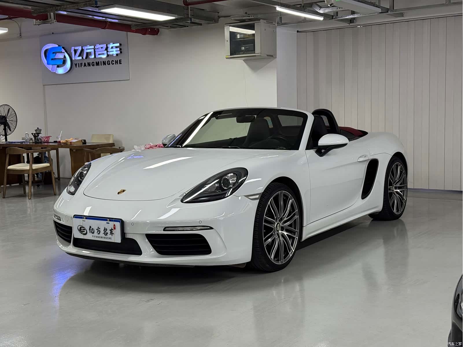 Porsche Boxster, 2017 1