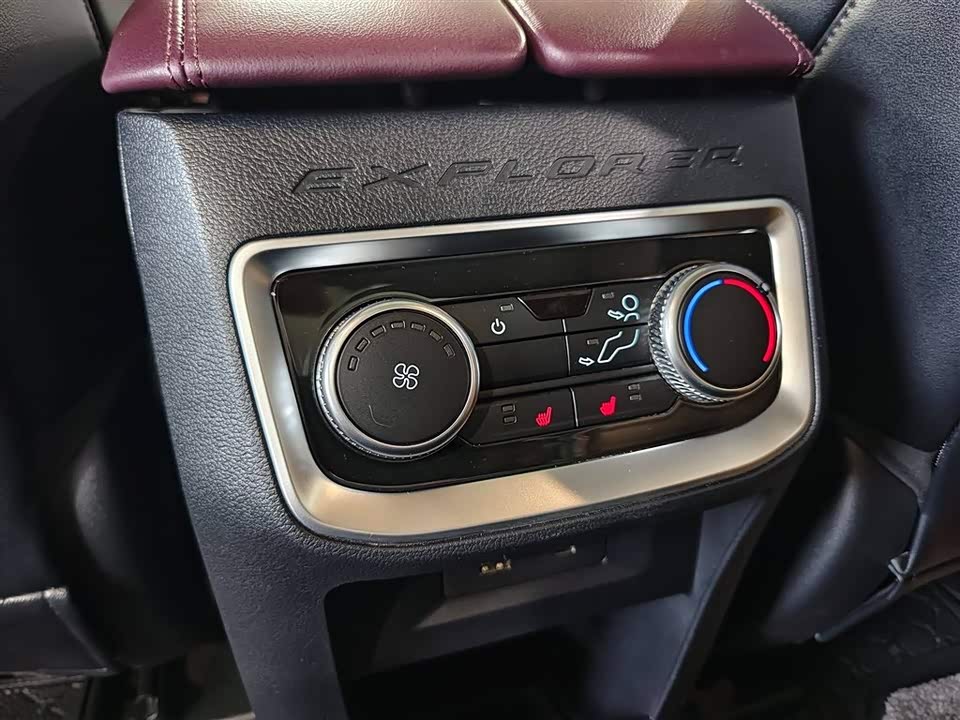 Ford Explorer Ford Explorer