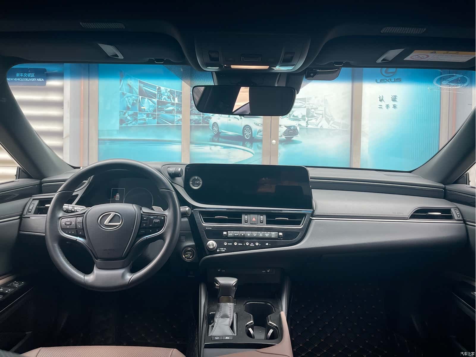 Lexus ES, 2023 23