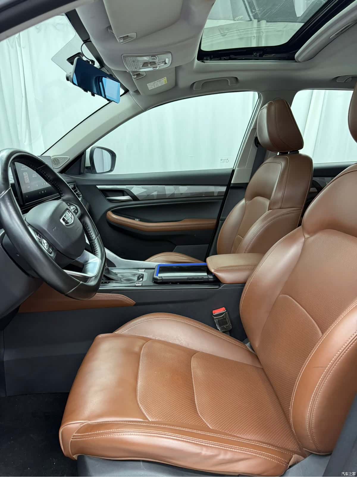 Geely X6, 2022 11