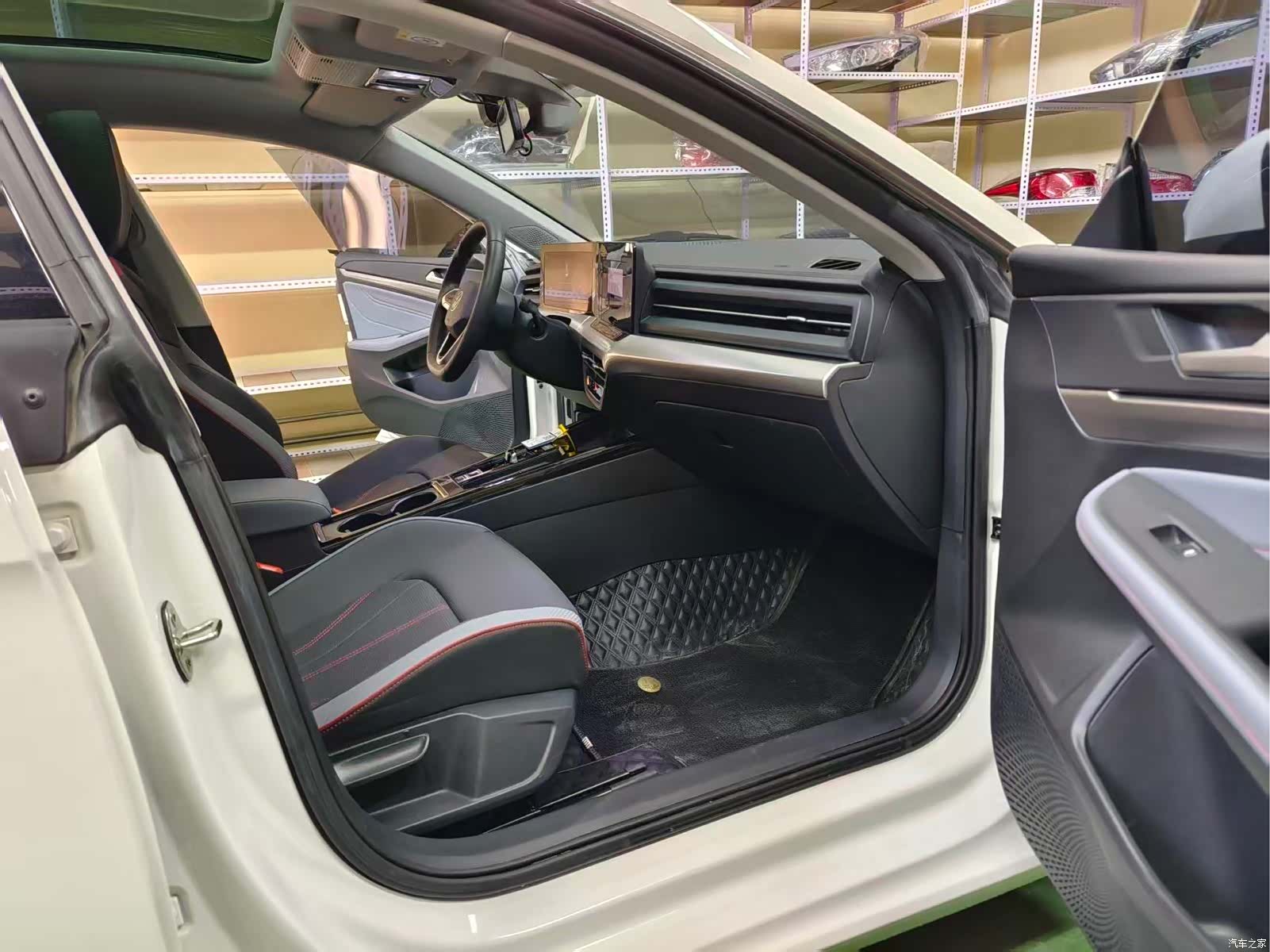 Volkswagen Lamando, 2023 11