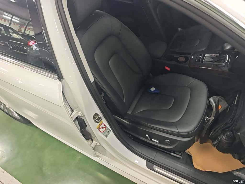 Audi A4L, 2014 25