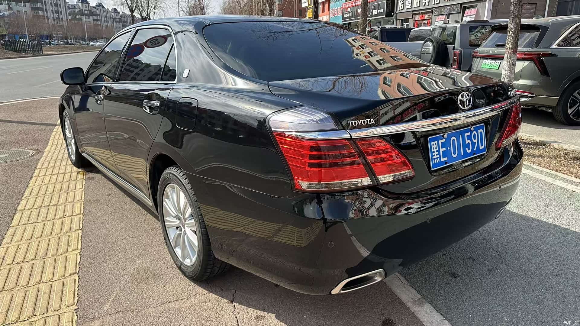 Toyota Crown, 2014 4
