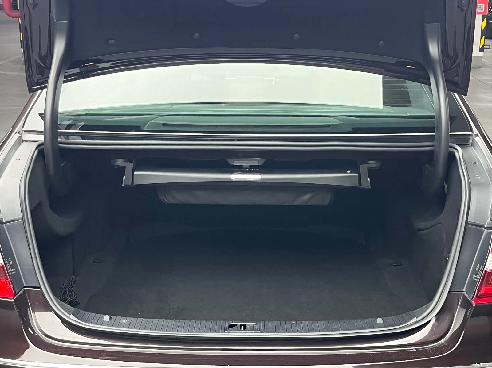 Mercedes-Benz E-Class, 2011 23