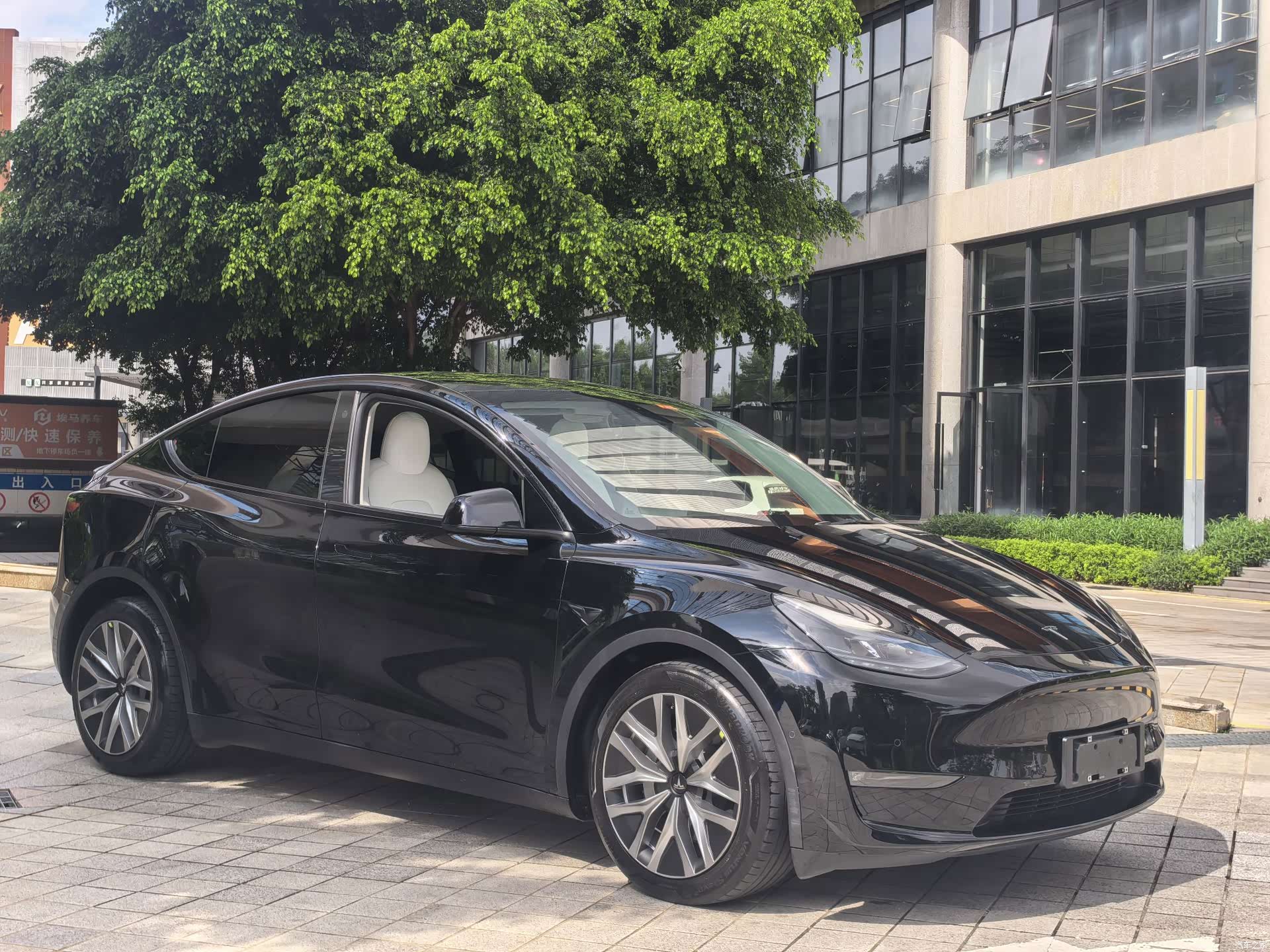 Tesla Model Y, 2021 2