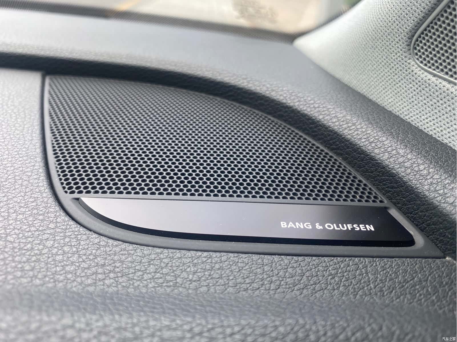 Audi Q5L, 2019 11