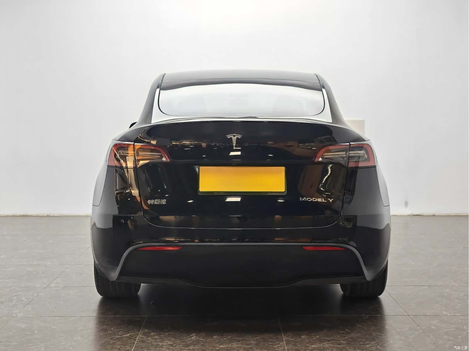 Tesla Model Y, 2024 6