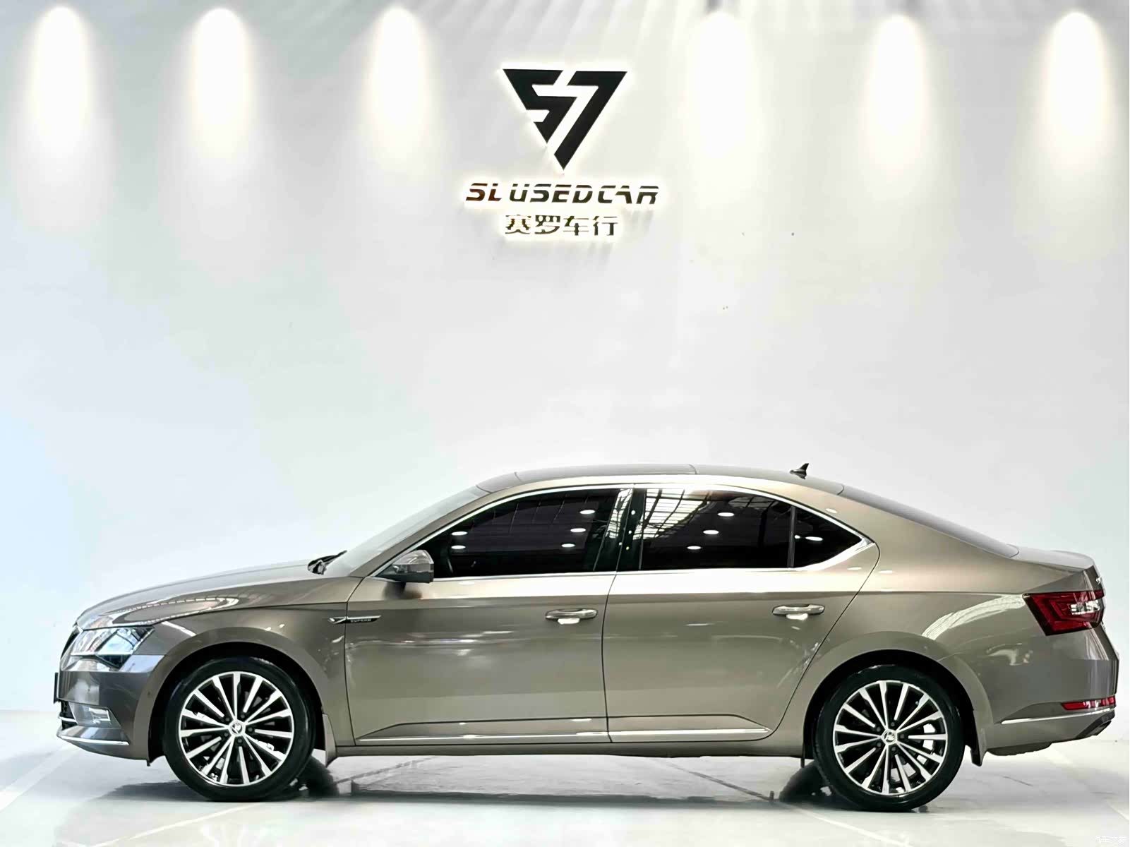 Skoda Superb, 2017 7