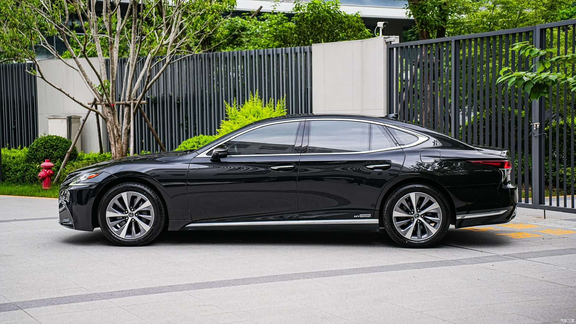 Lexus LS, 2019 7