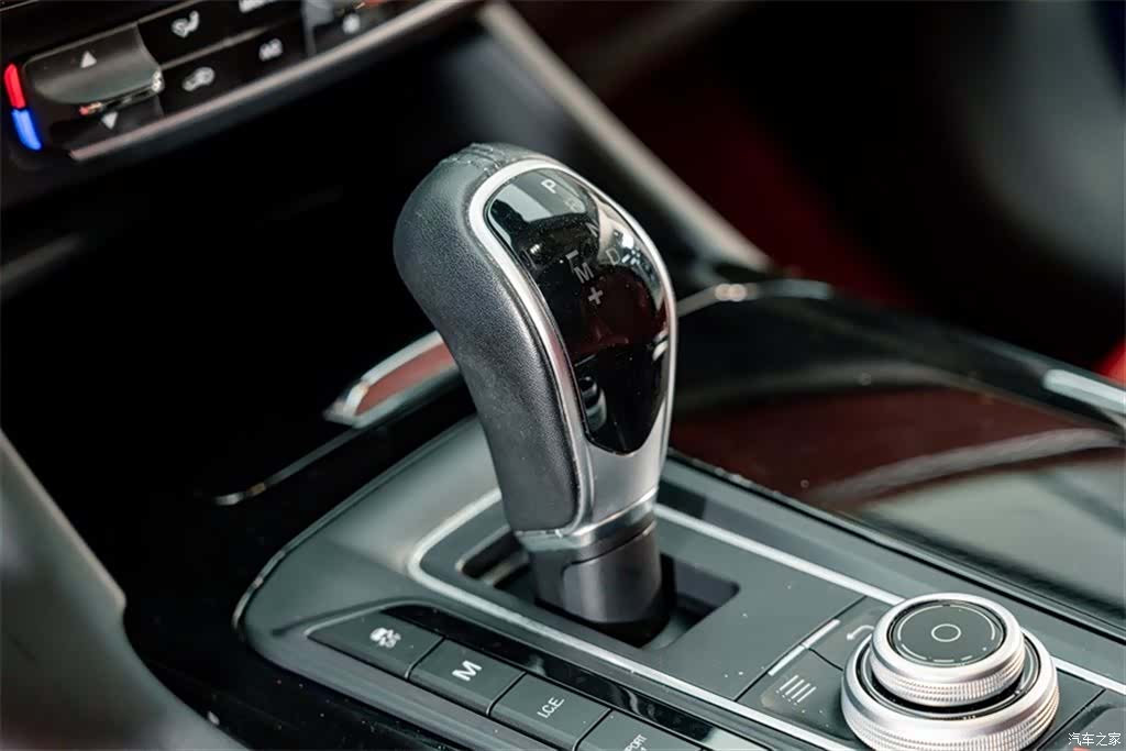 Maserati Levante, 2017 17