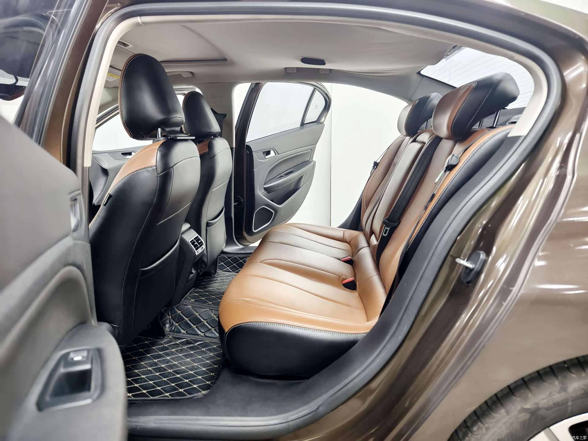 Peugeot 408, 2015 13