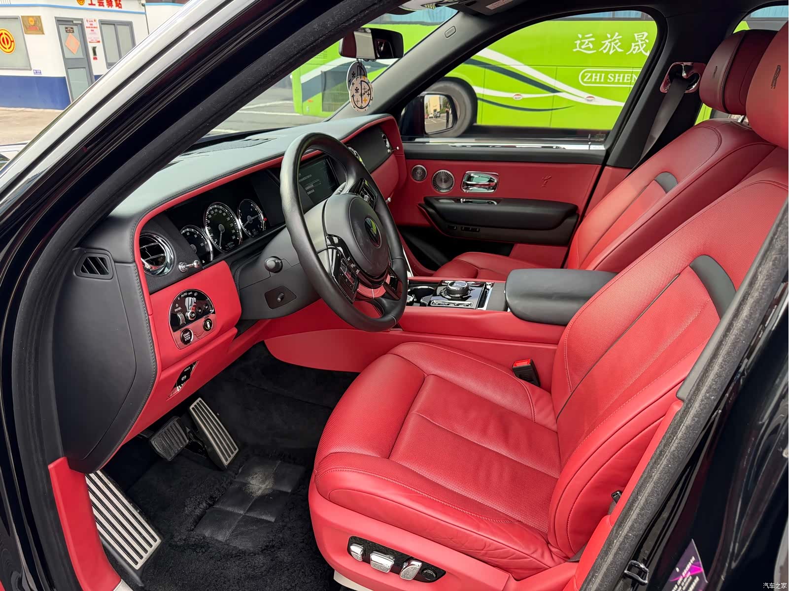Rolls-Royce Cullinan, 2020 4
