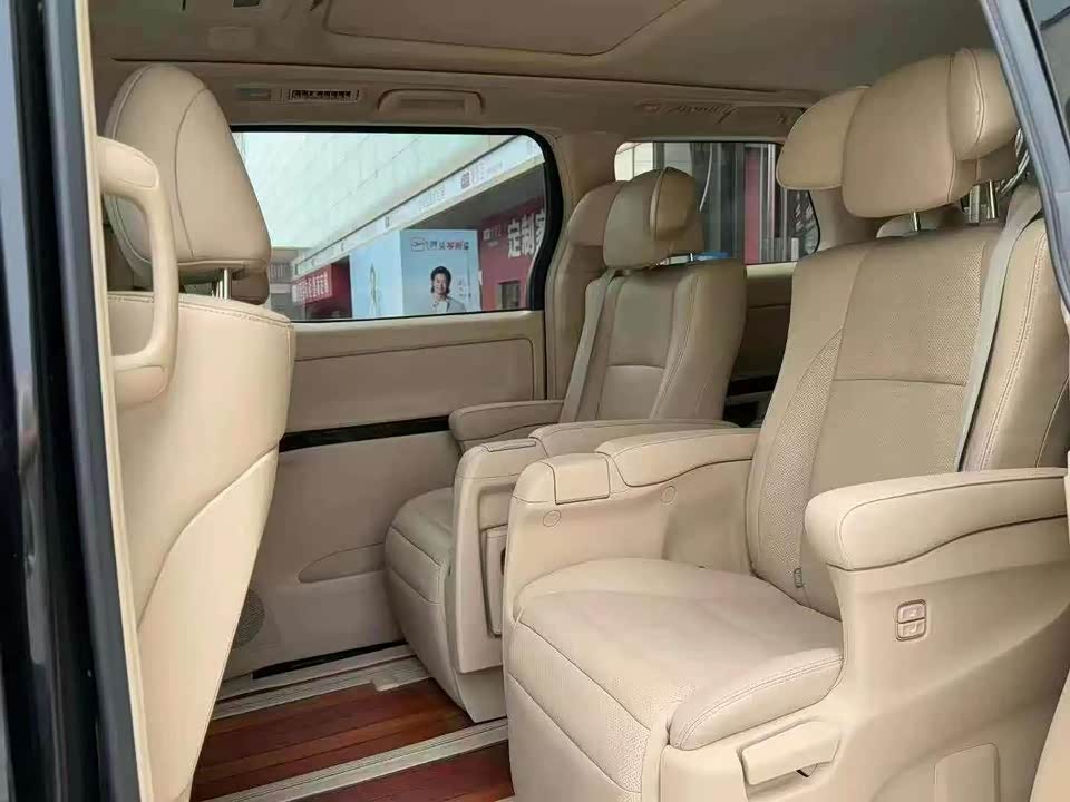 Toyota Elfa