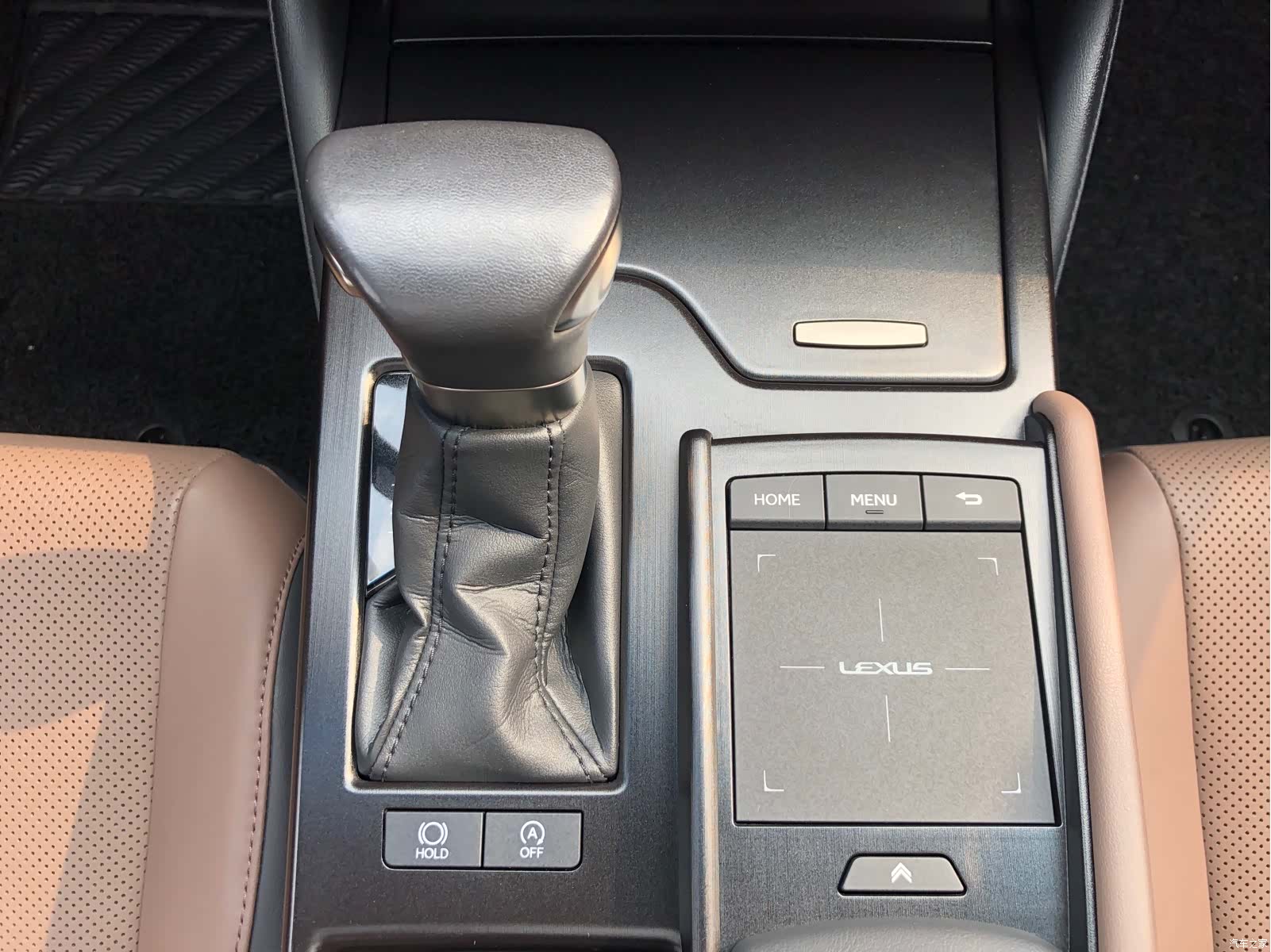 Lexus ES, 2022 17