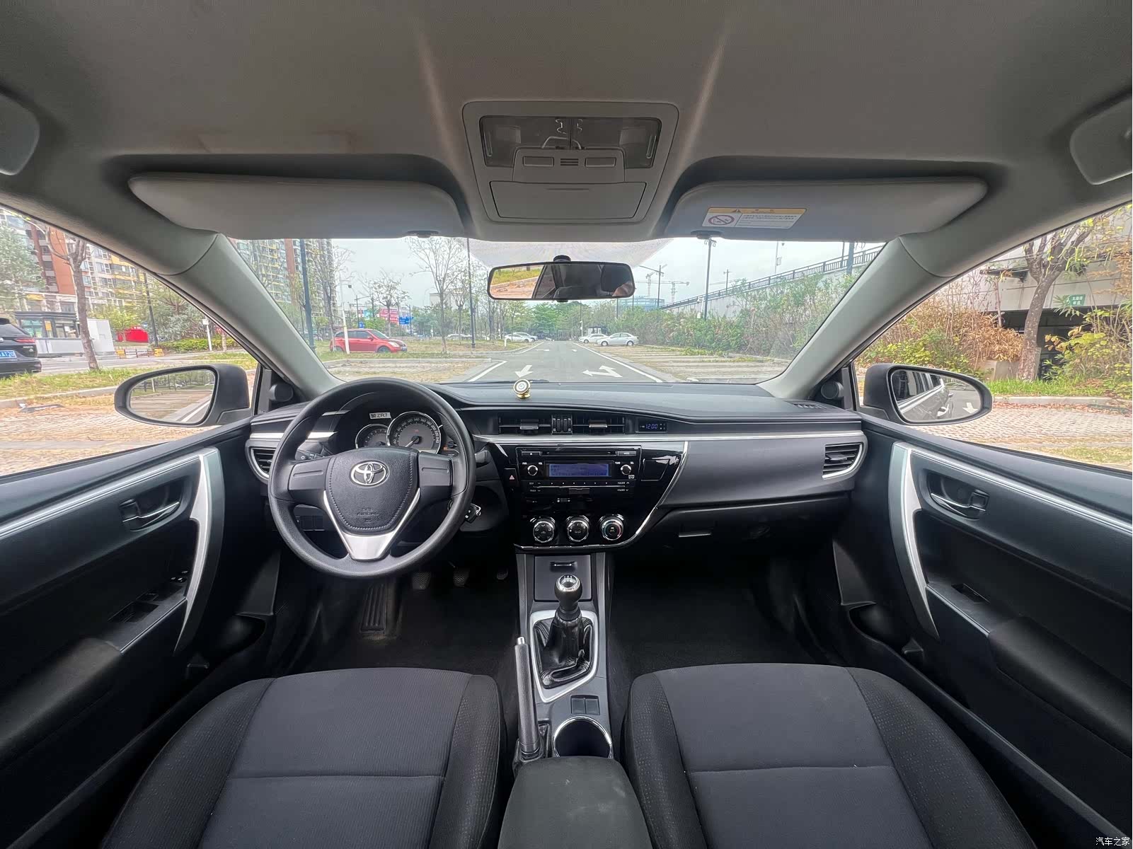 Toyota Corolla, 2016 все фото