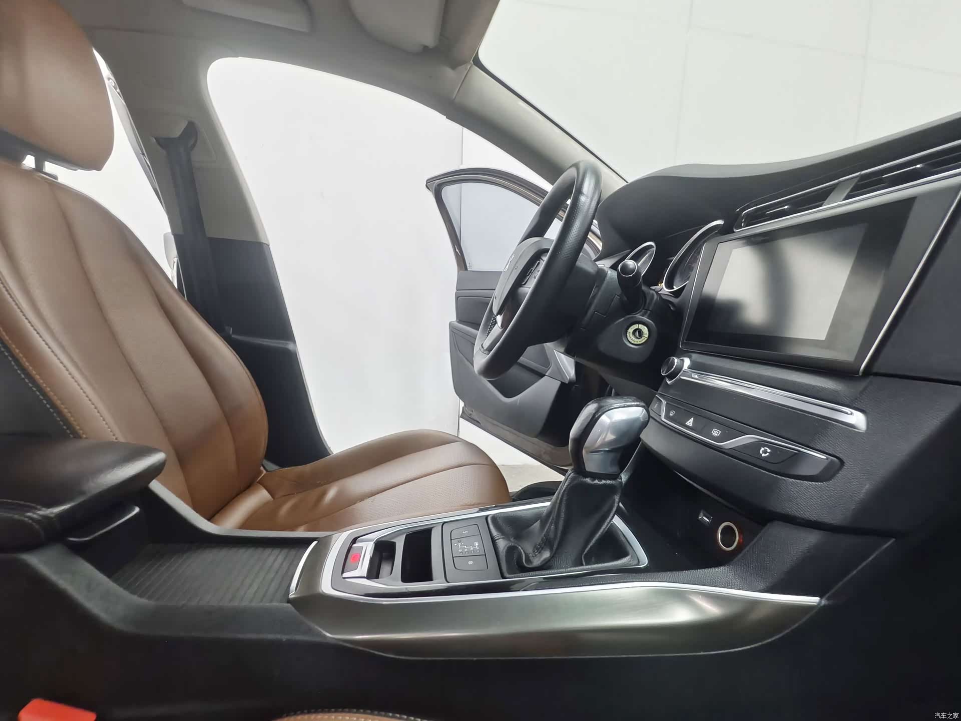 Peugeot 408, 2015 15