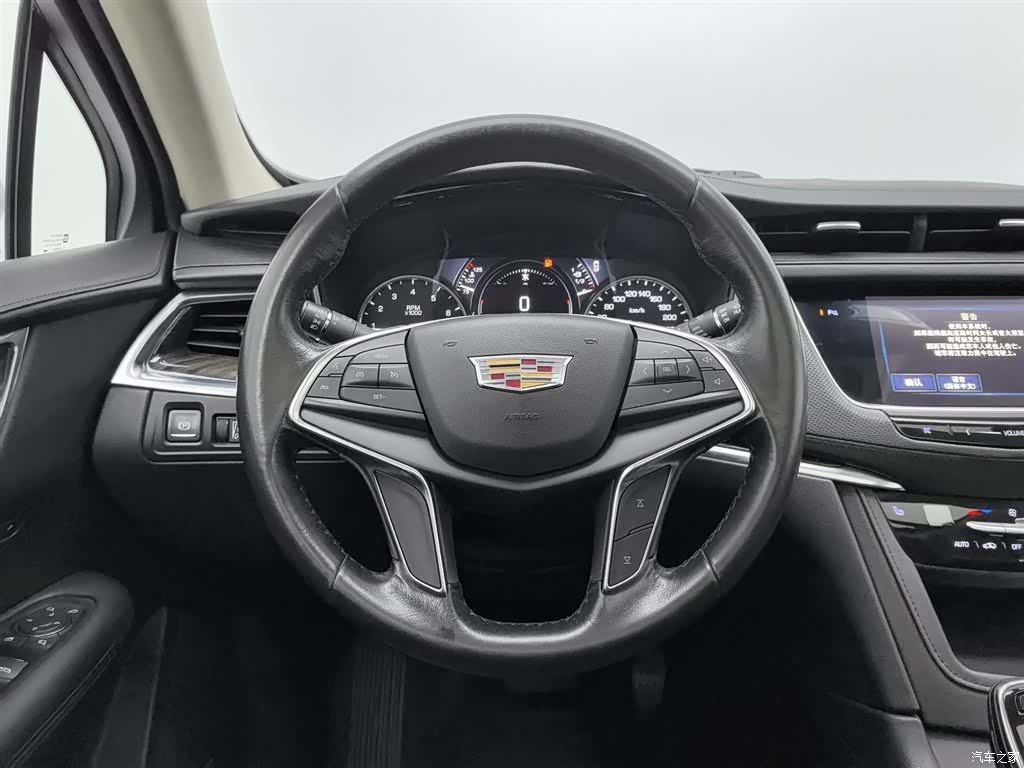 Cadillac XT5, 2017 11