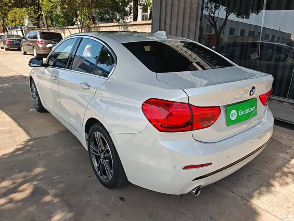 BMW 1 Series, 2018 все фото