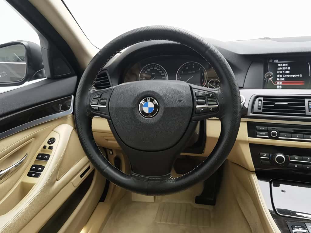 BMW 5 Series, 2013 11