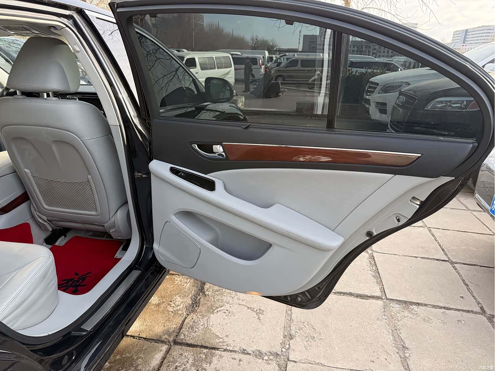 Hongqi H7, 2016 8