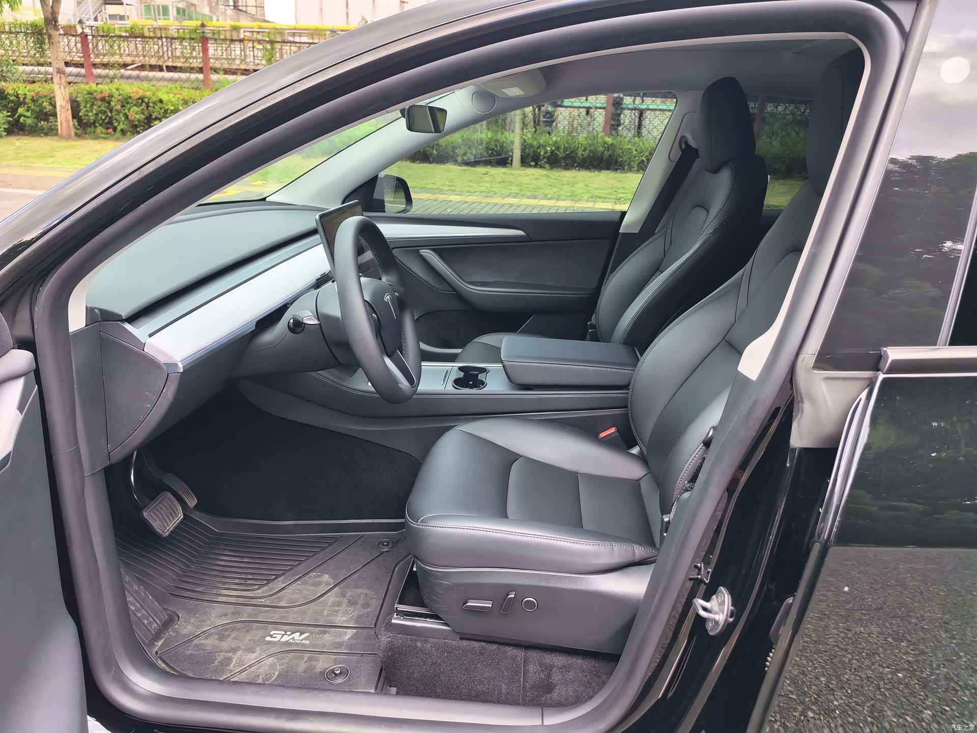 Tesla Model Y, 2024 11