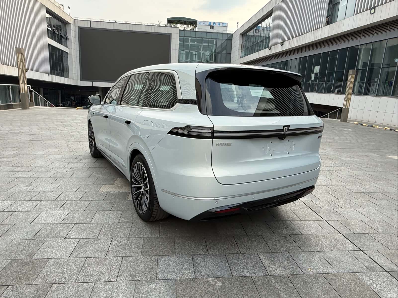 Deepal S09, 2025 10