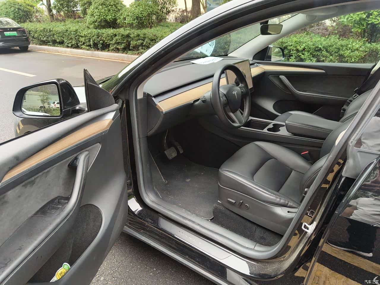 Tesla Model Y, 2022 4