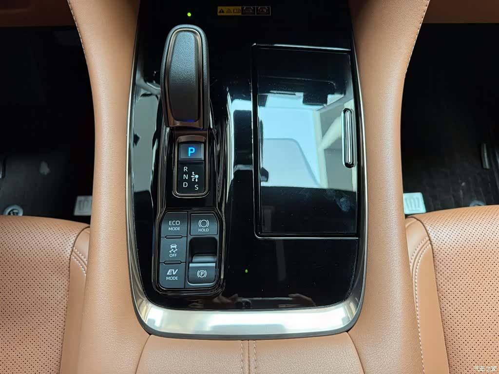 Toyota Vellfire, 2023 15