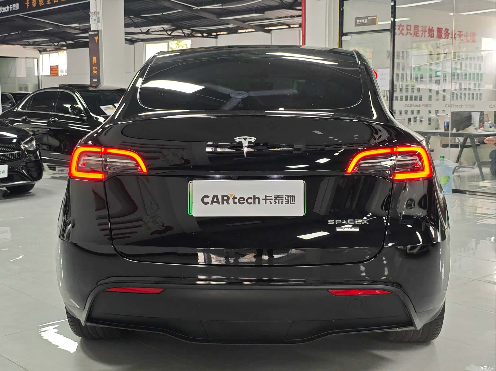 Tesla Model Y, 2022 все фото