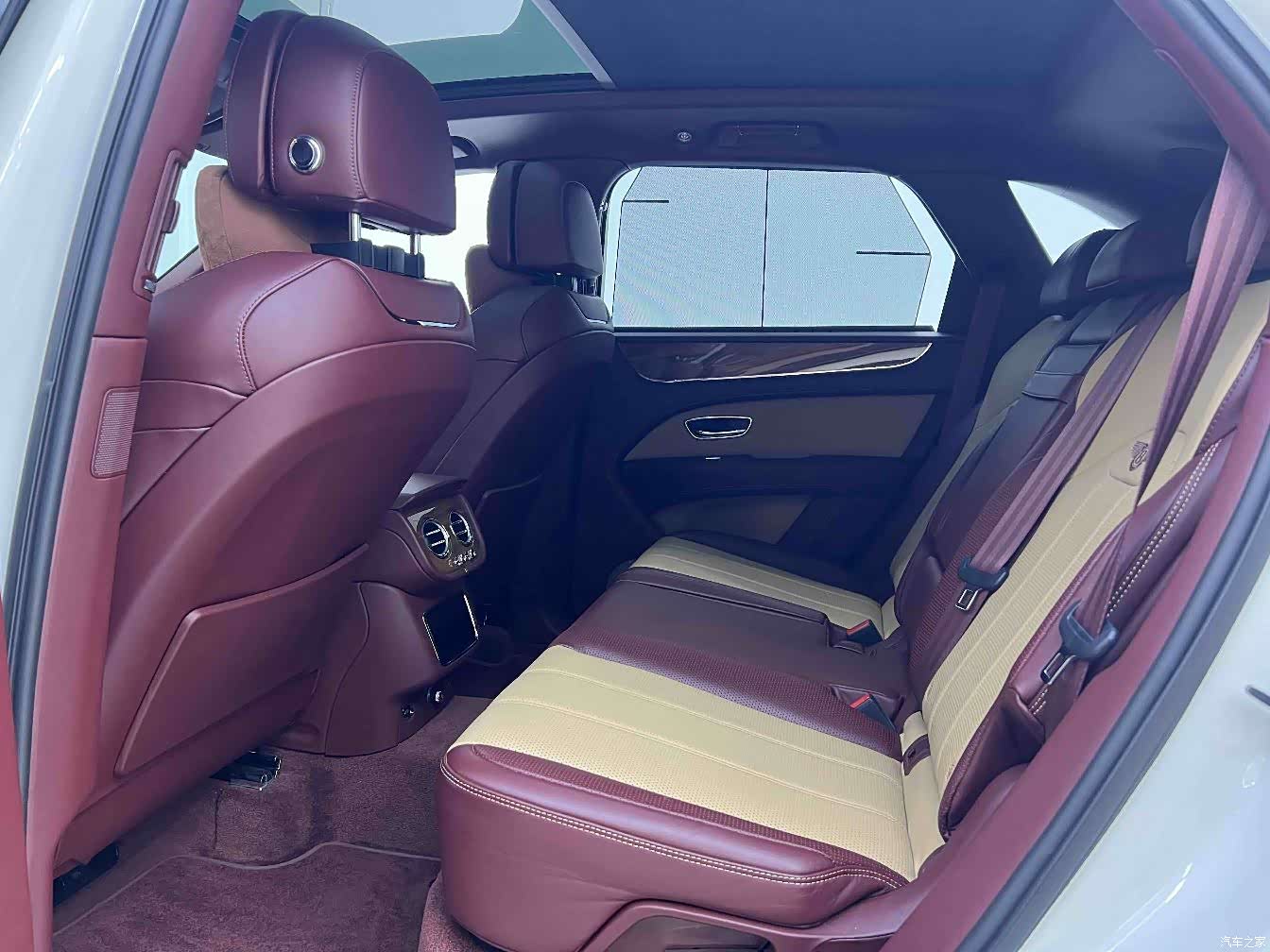 Bentley Bentayga, 2021 7