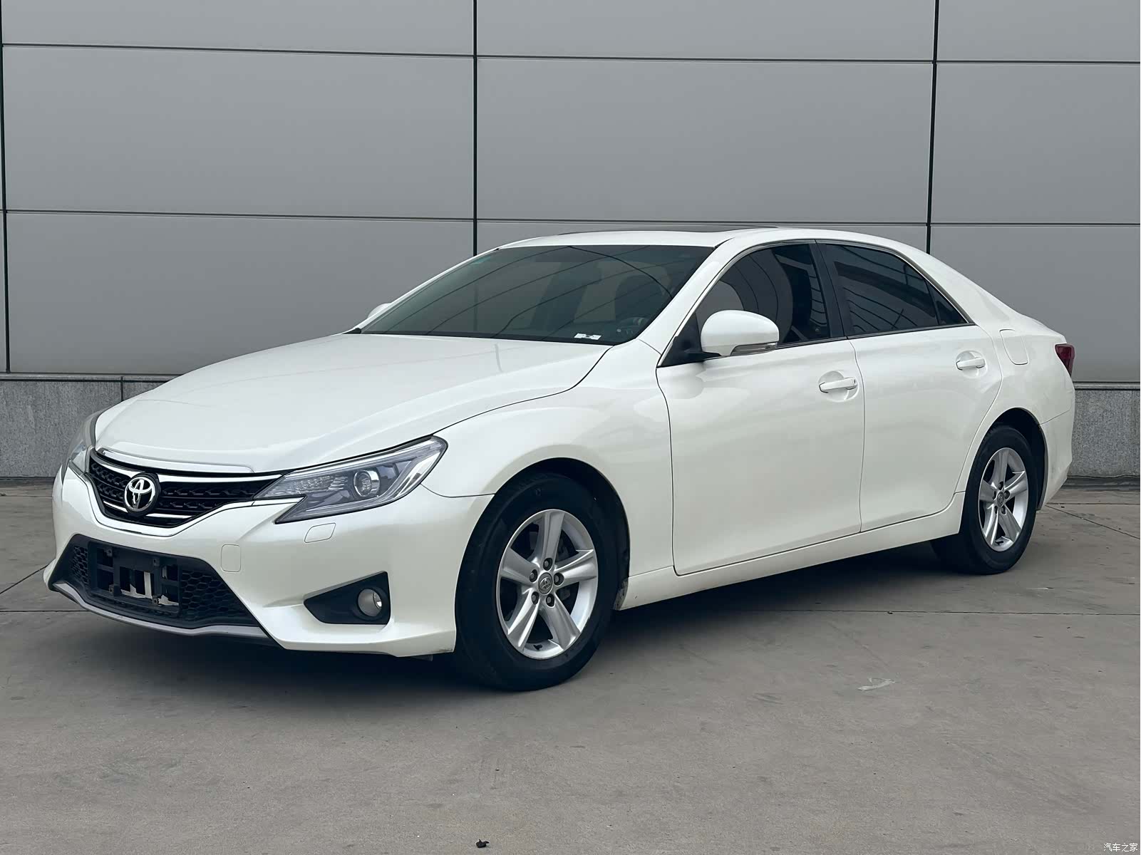 Toyota 2.5V, 2017 1