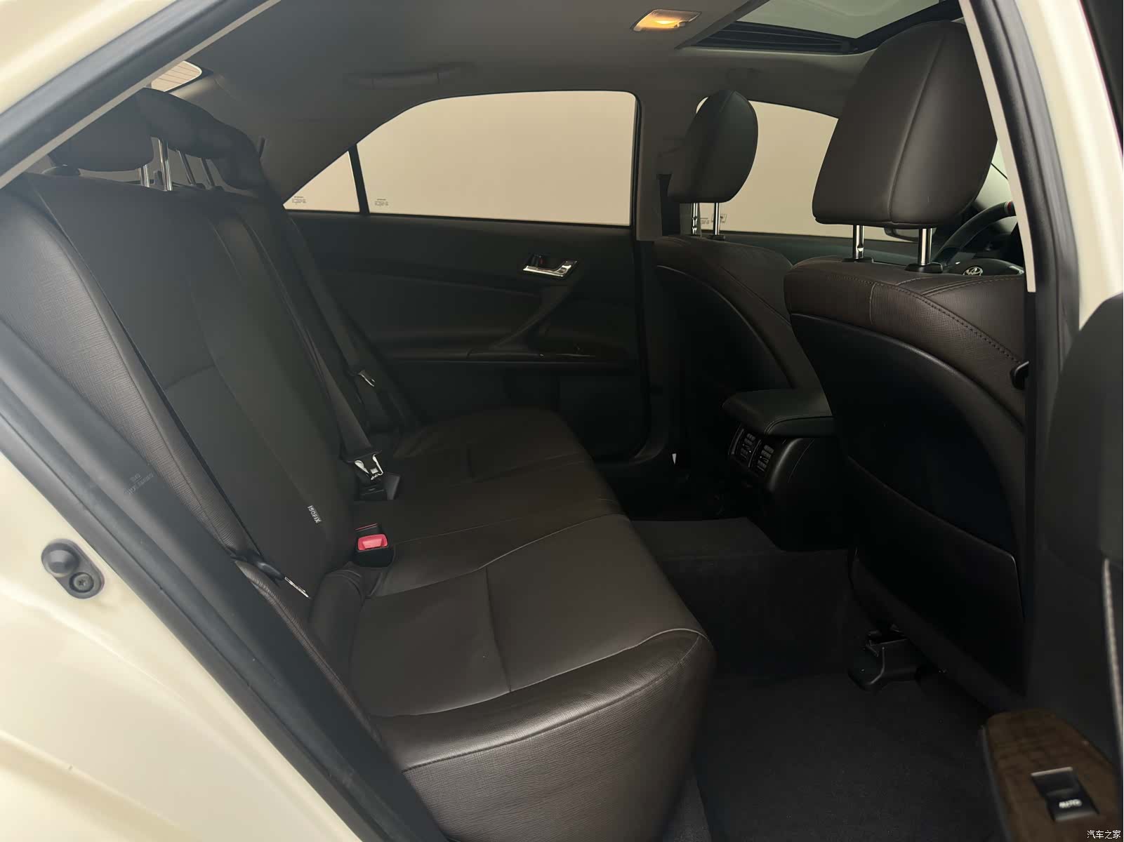 Toyota 2.5V, 2017 10