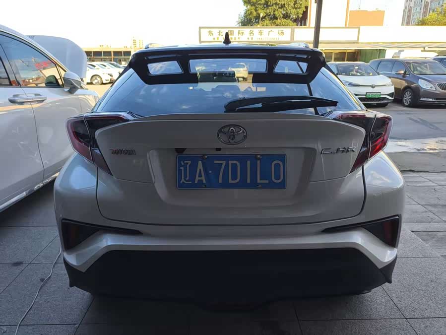 Toyota C-HR 2020, фото 16