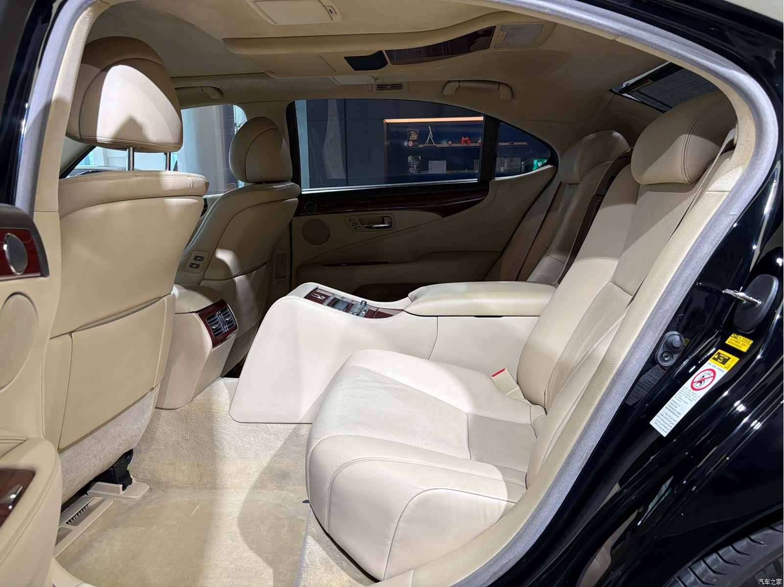 Lexus LS, 2007 16