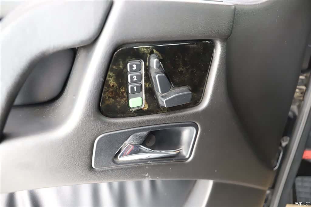 Mercedes-Benz G-Class, 2009 16