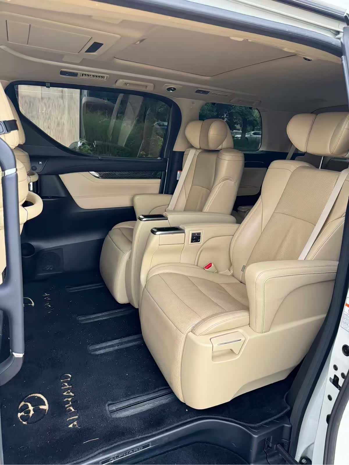Toyota Alphard, 2019 9