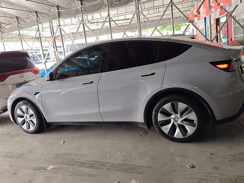 Tesla Model Y Tesla Model Y