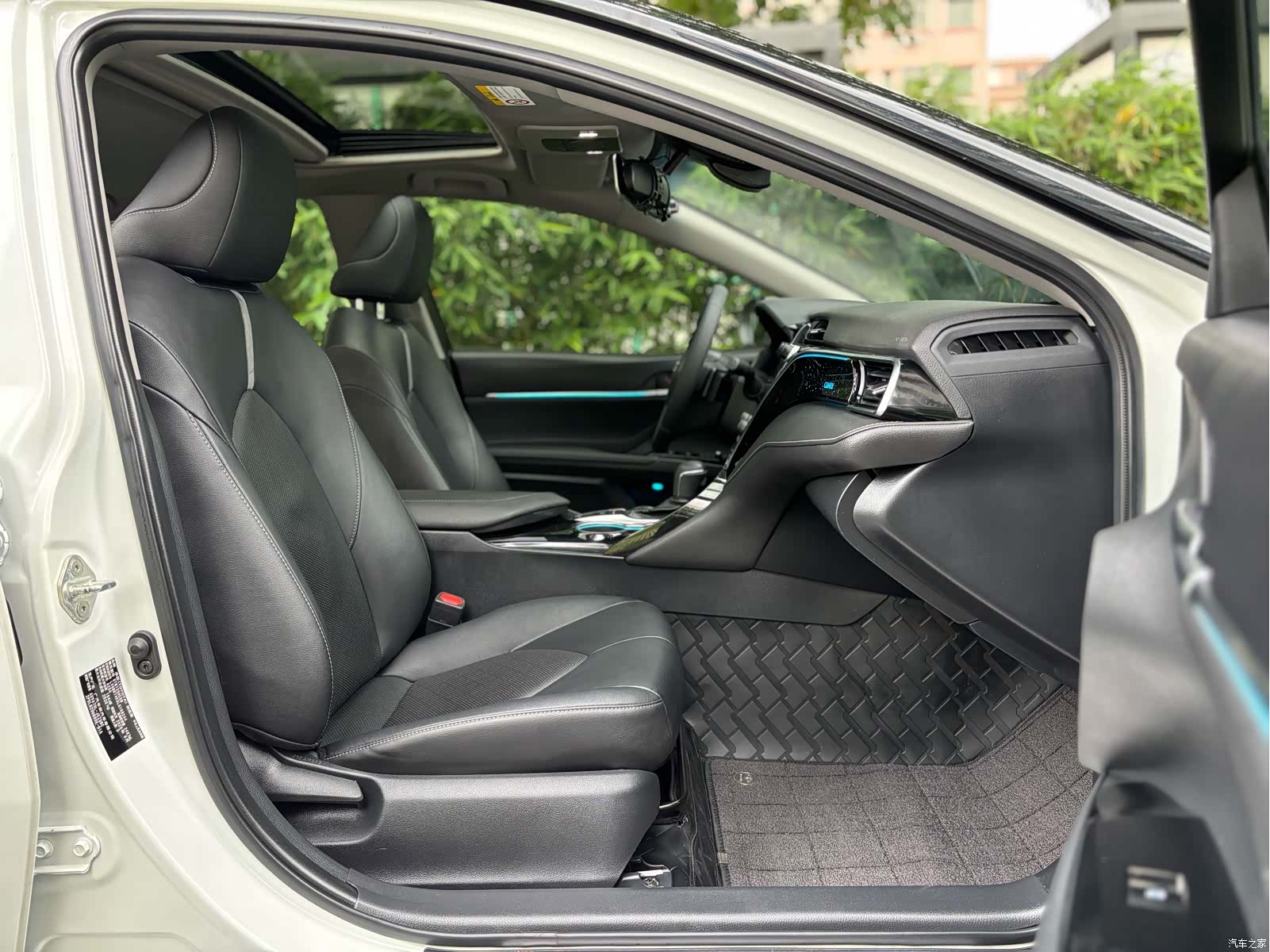Toyota Camry, 2020 10