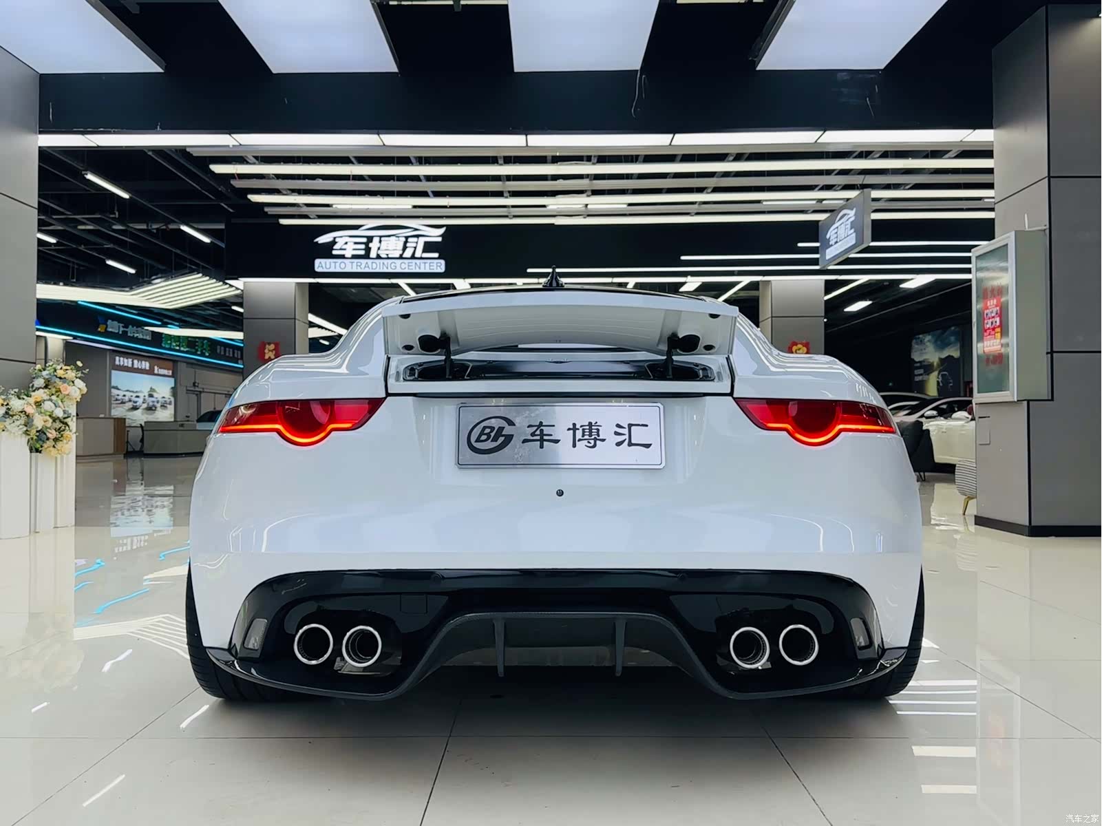 Jaguar F-TYPE, 2017 все фото