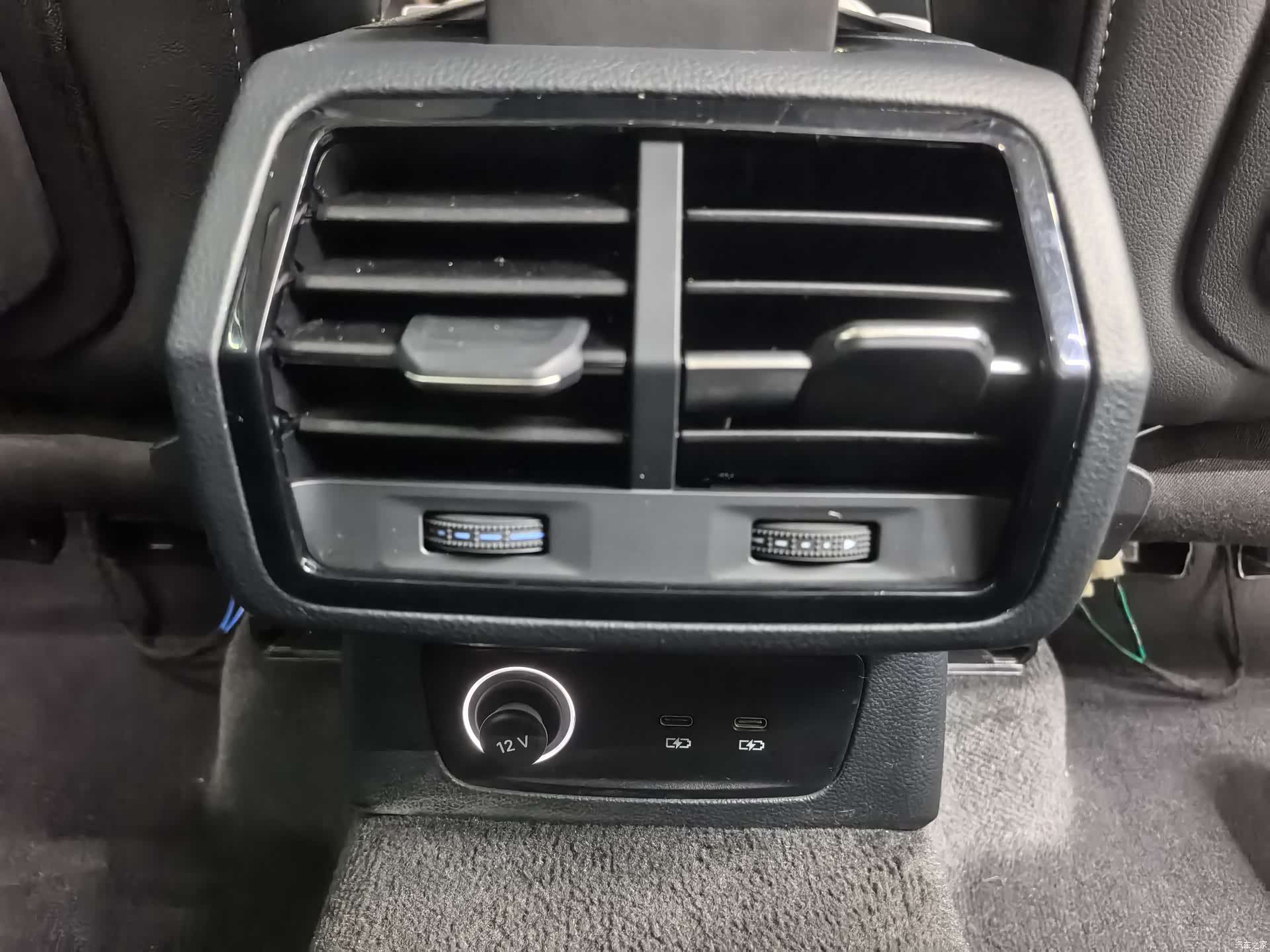 Audi Q3, 2022 10